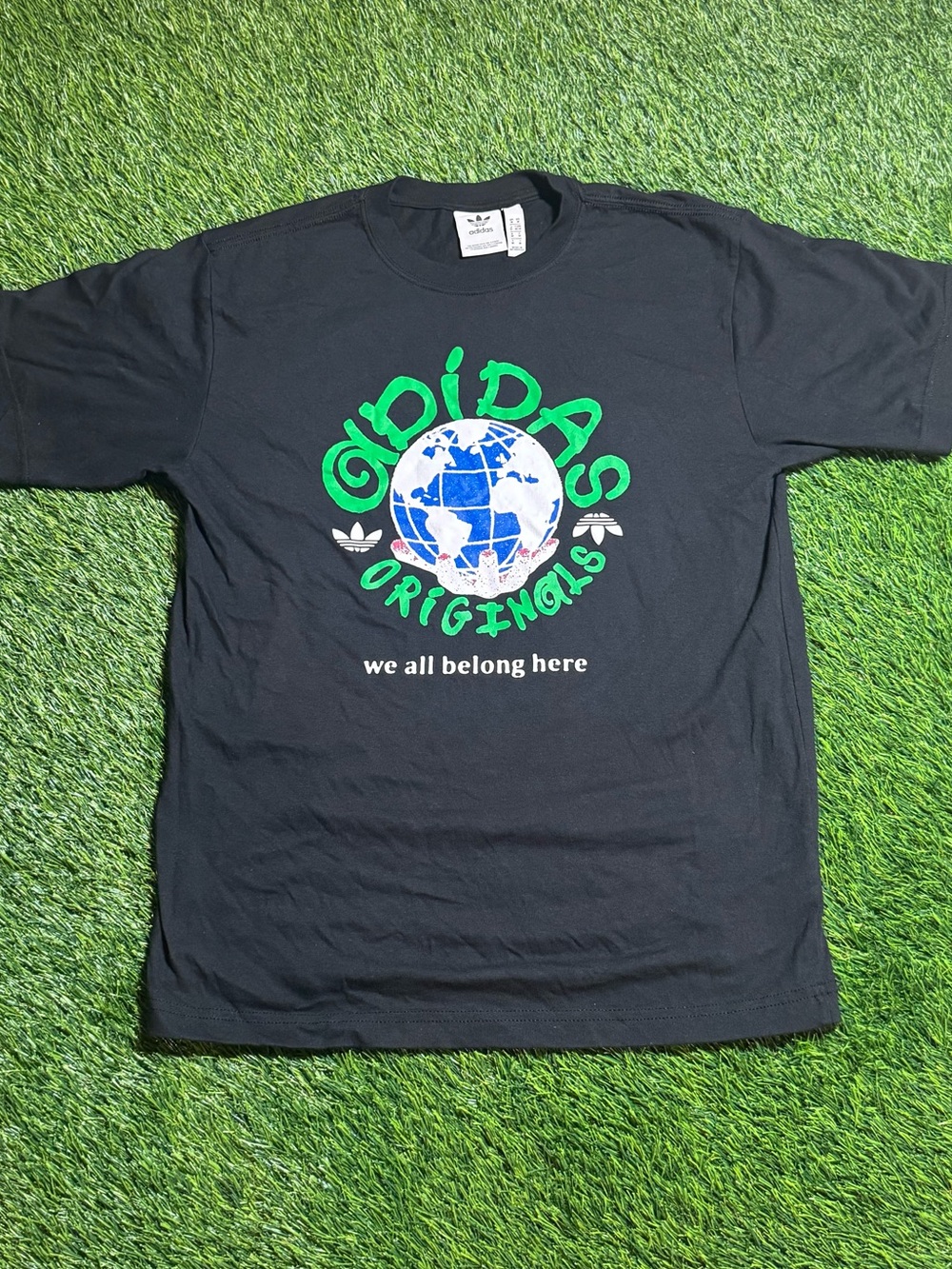 Adidas Originals T-Shirt Mens M Black We All Belong Here World Together